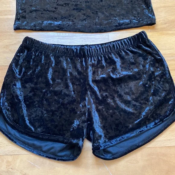 Popular 21 Black Velvet Pajama Set - Picture 3 of 12